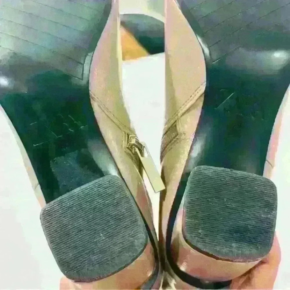 Elegant Beige Ankle Boots - Picture 13 of 13